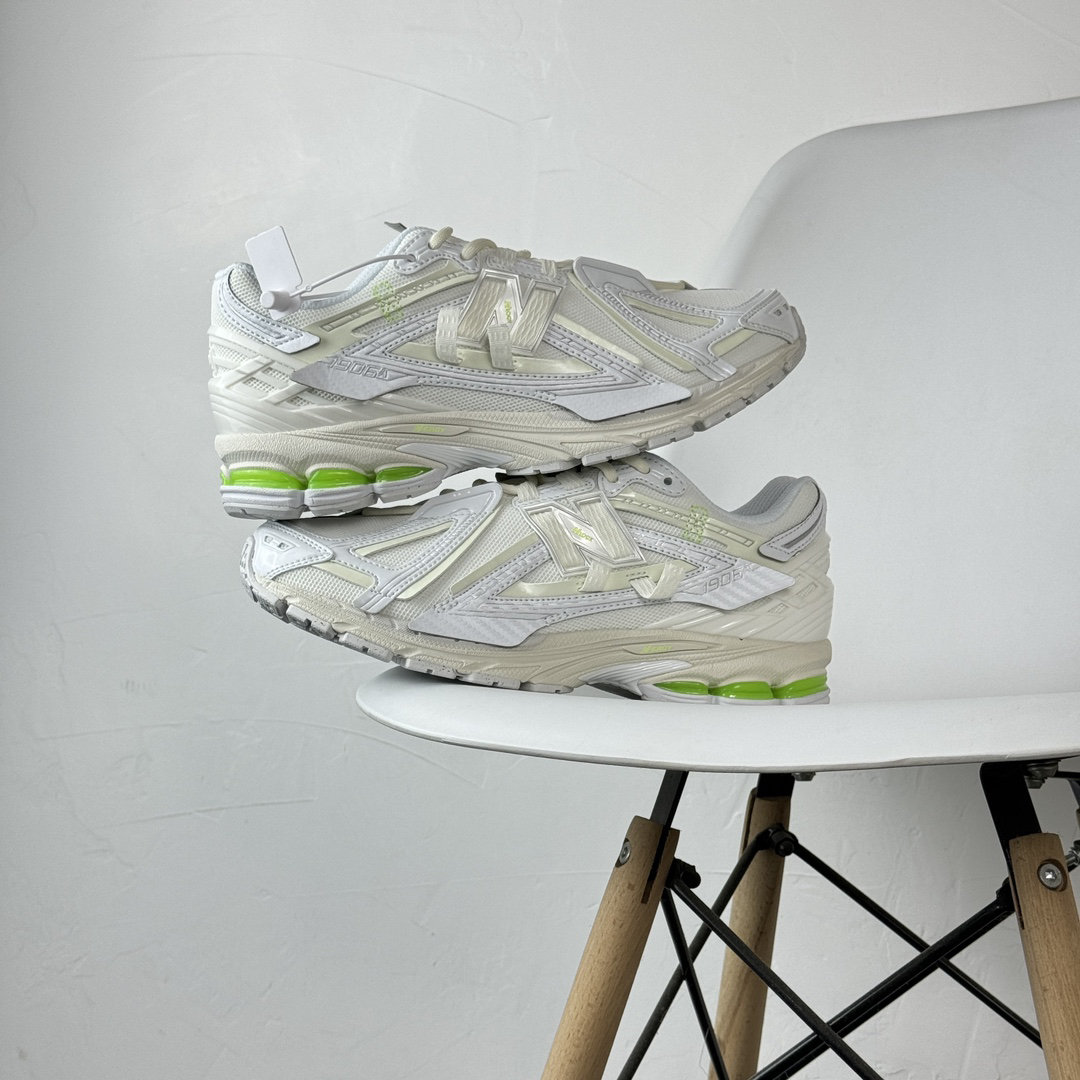 New Balance Sneakers-372