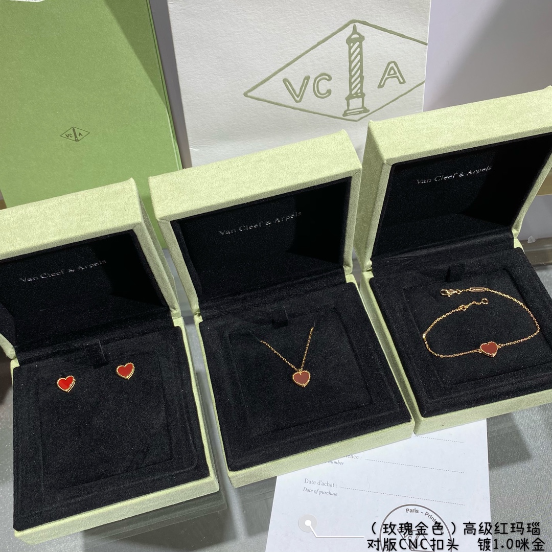 Van Cleef & Arpels Bracelet-99