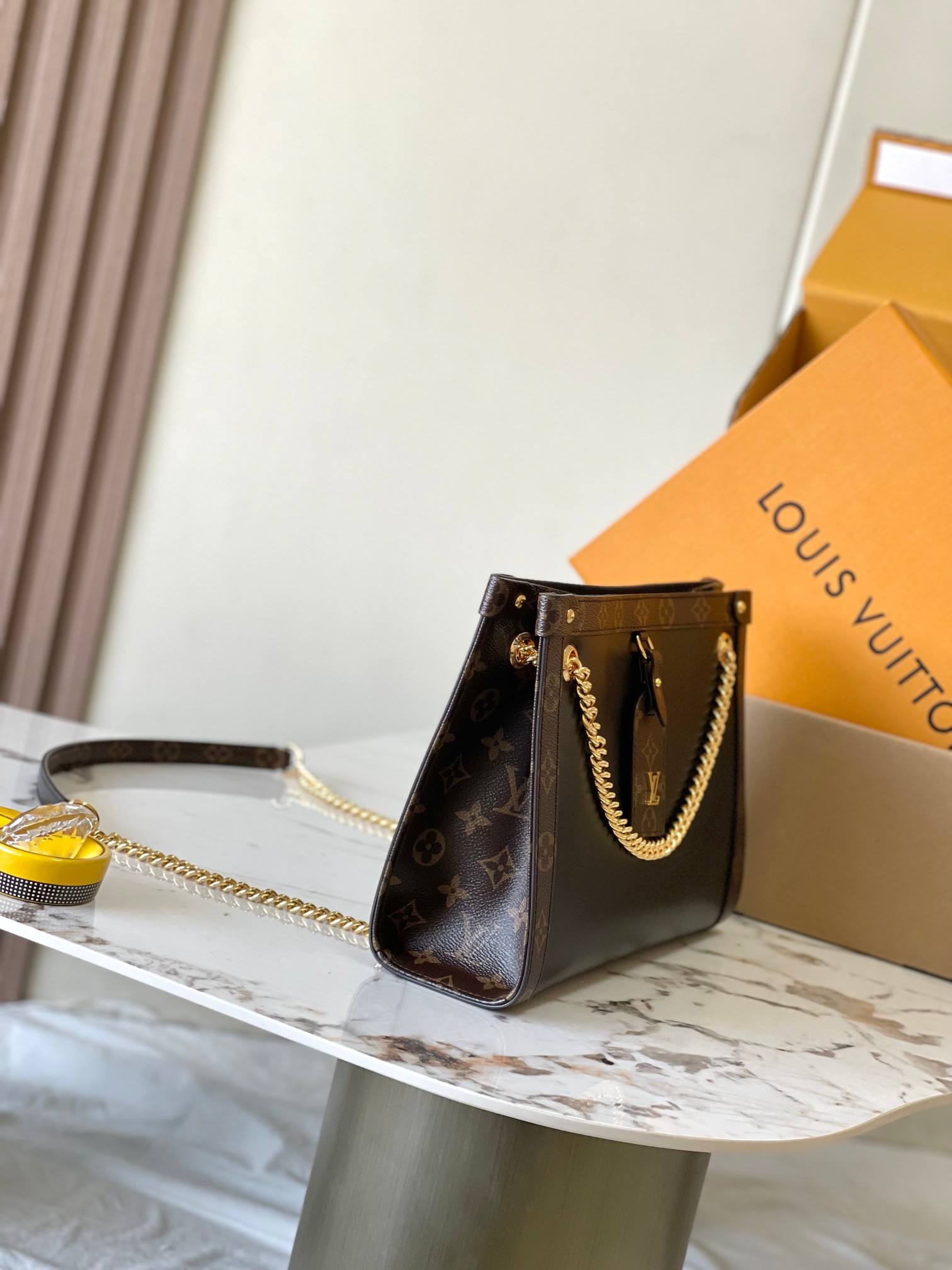 Louis Vuitton Hot New Product-206