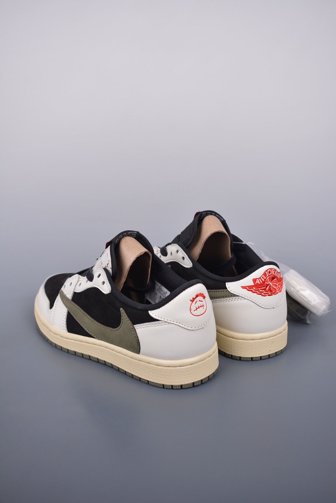 Nike Sneakers-327