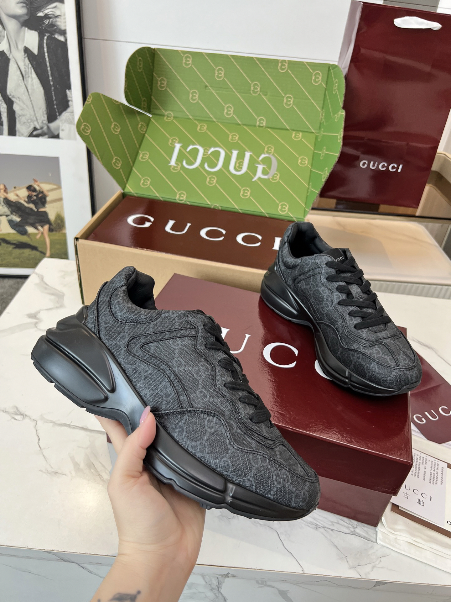 Gucci Sneakers-110