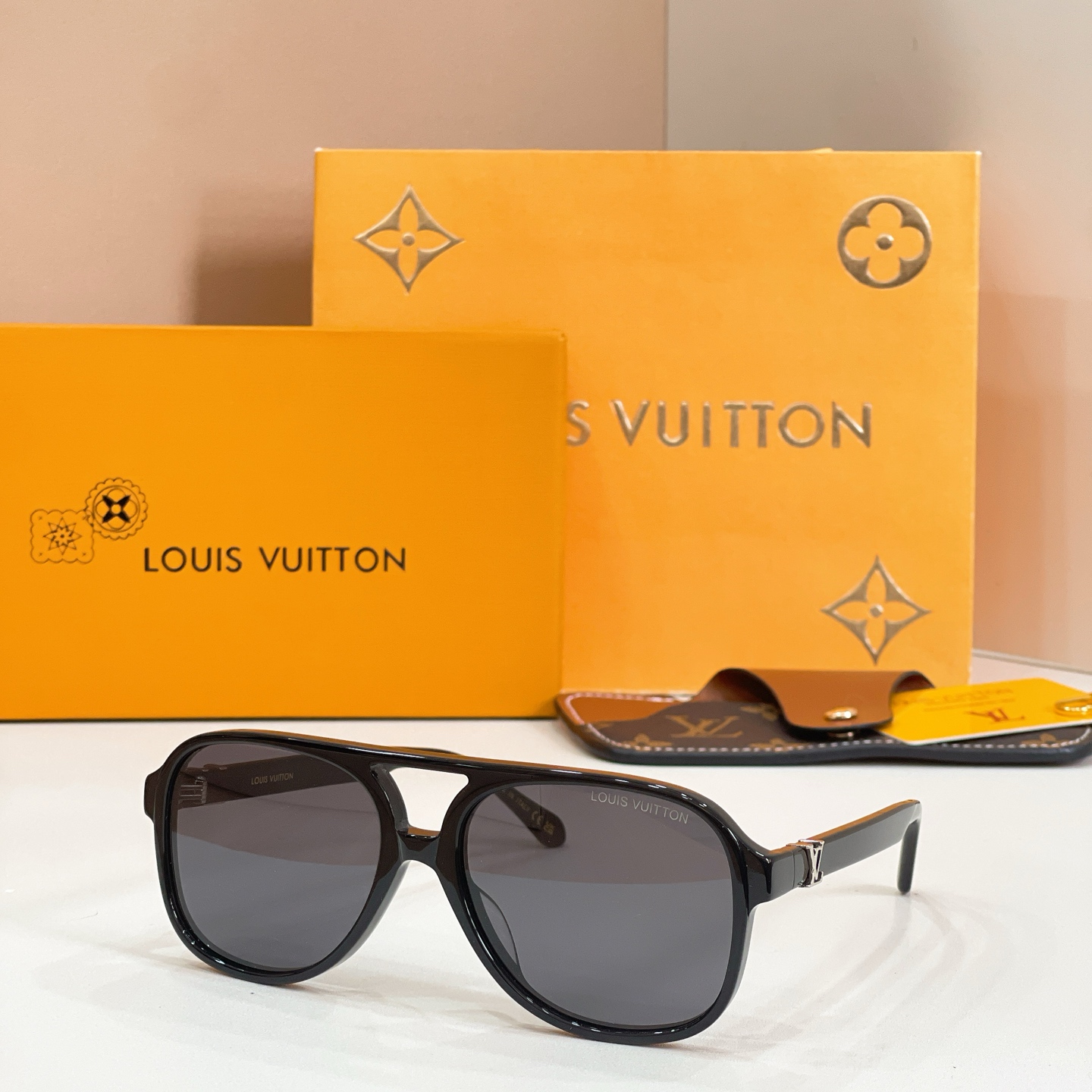 LV glasses-43