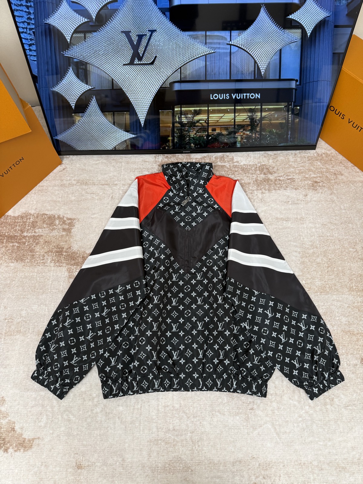 LV Clothing-319