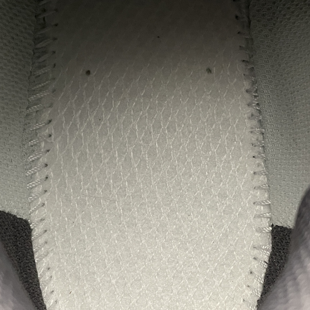 New Balance Sneakers-64