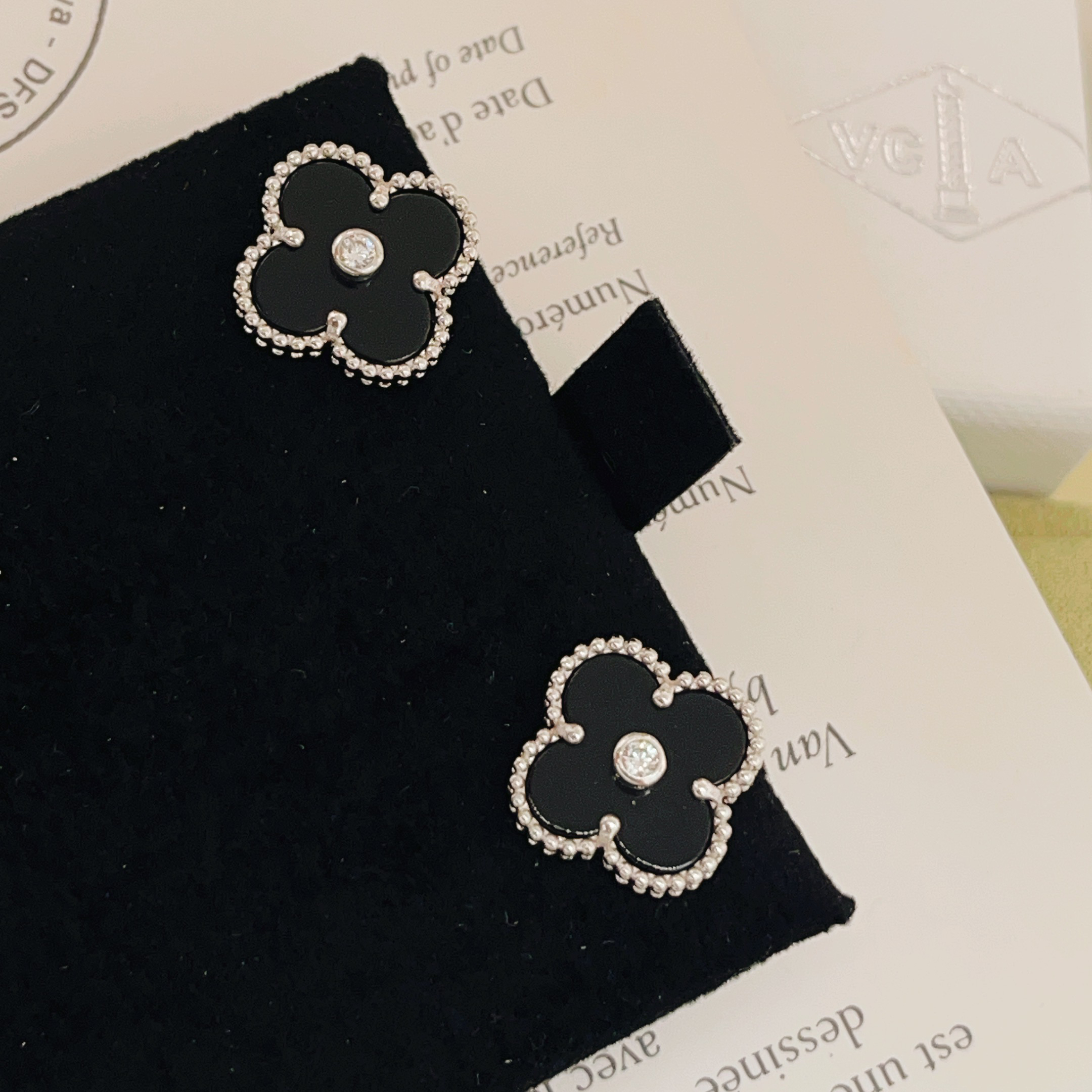 Van Cleef & Arpels earring-105