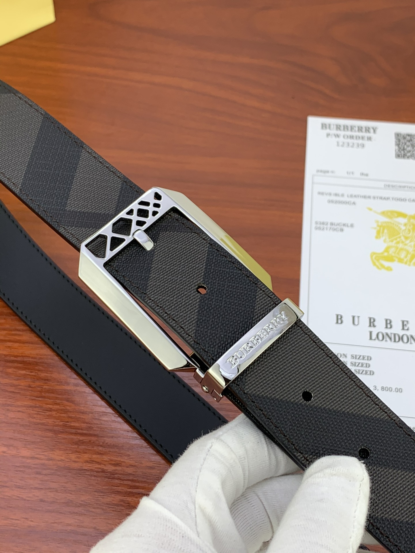 Burberry belt-117