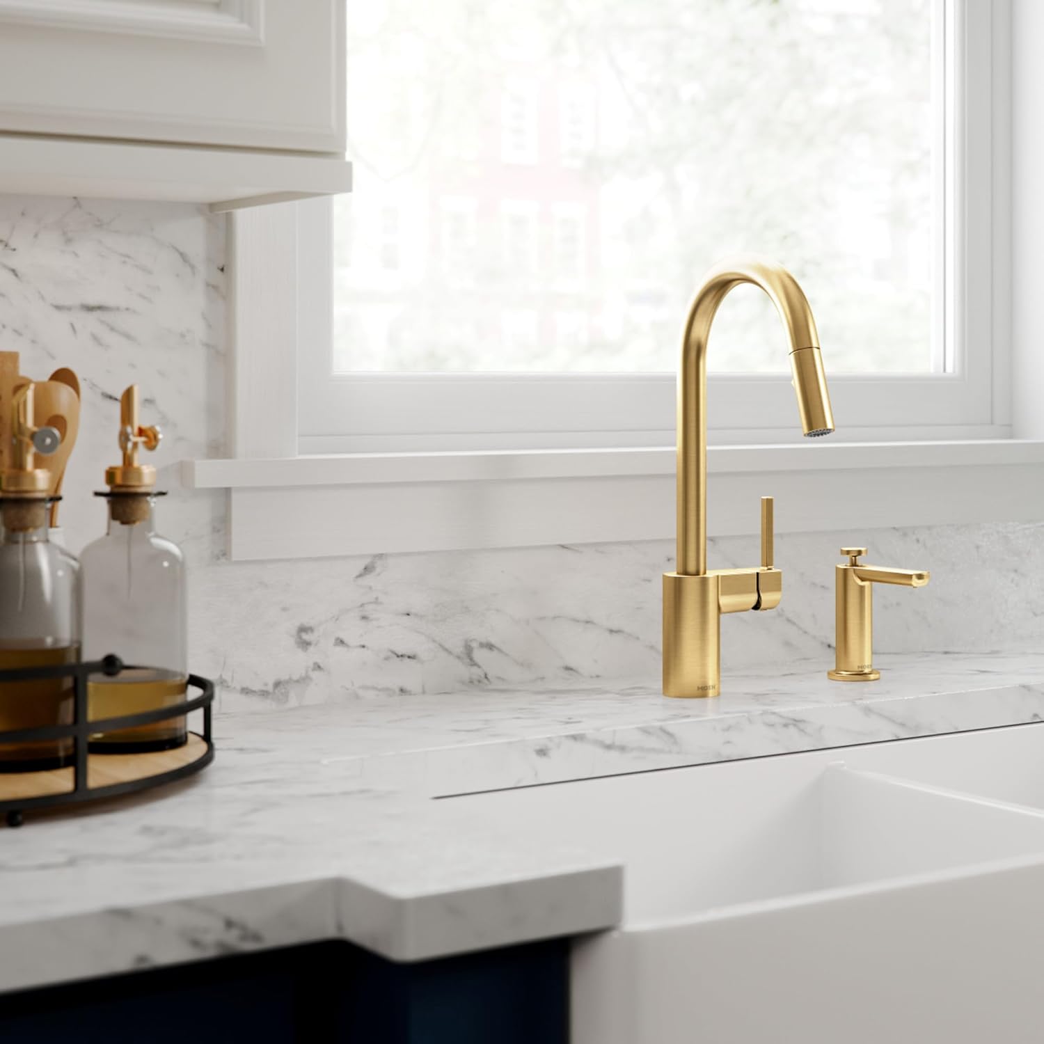Moen Align Brushed Gold One-Handle Modern Kitchen Pulldown Faucet with Reflex Docking System and Power Clean Spray Technology, 7565BG