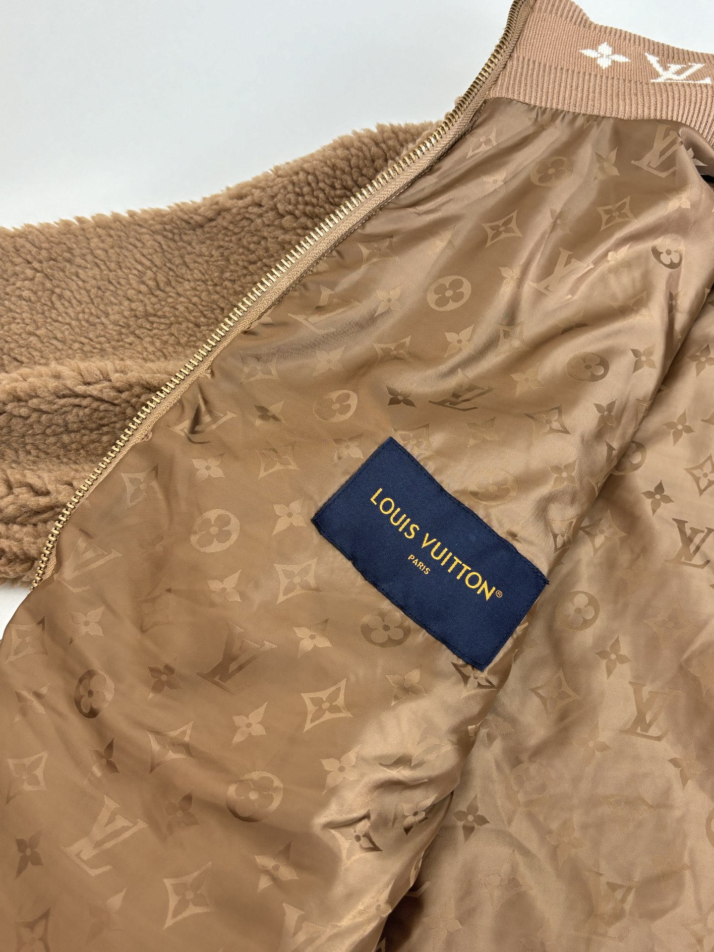 LV Clothing-297