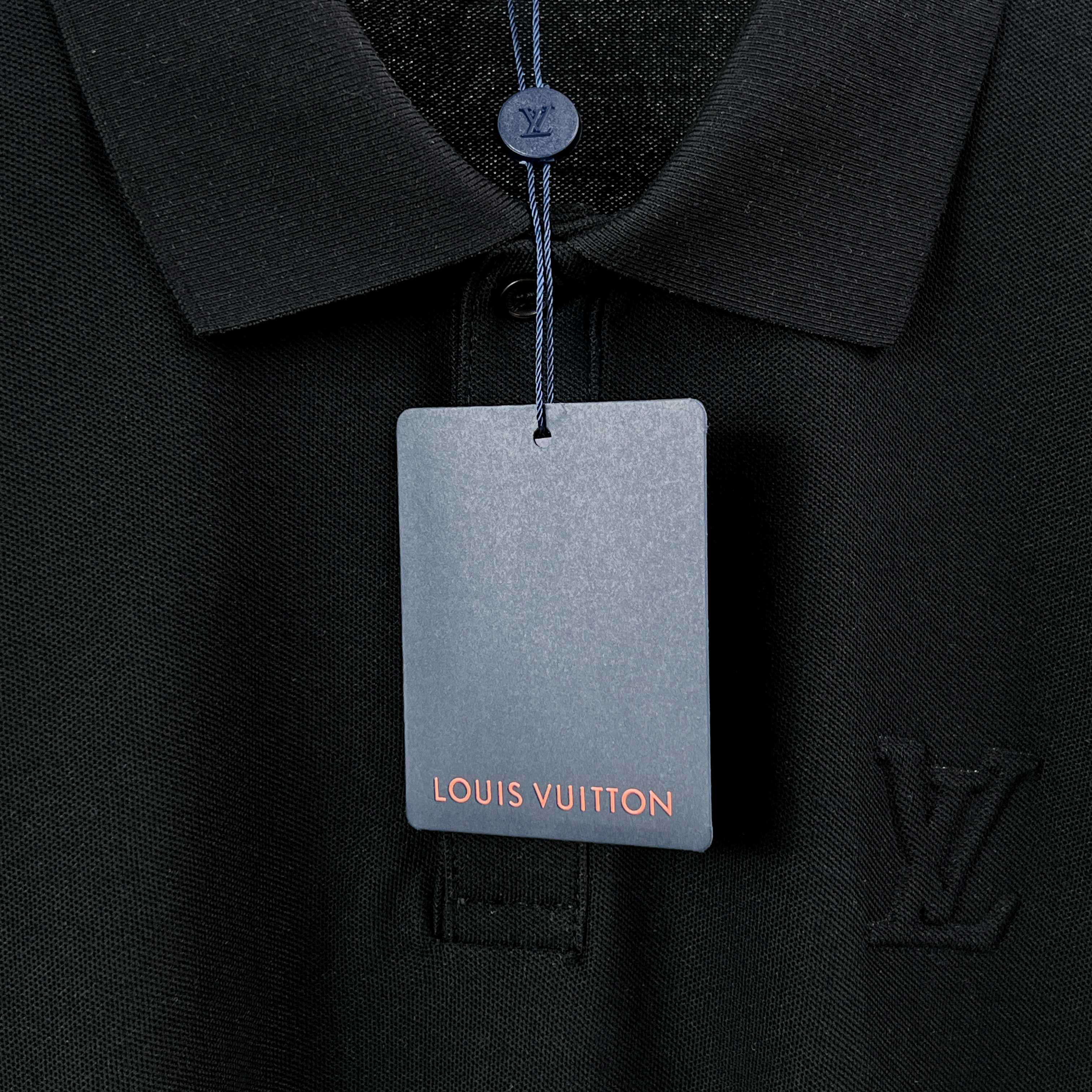 LV clothing-98