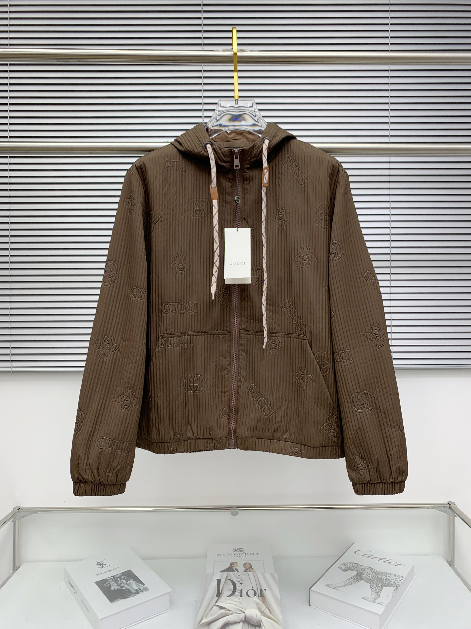 Gucci Clothing-342
