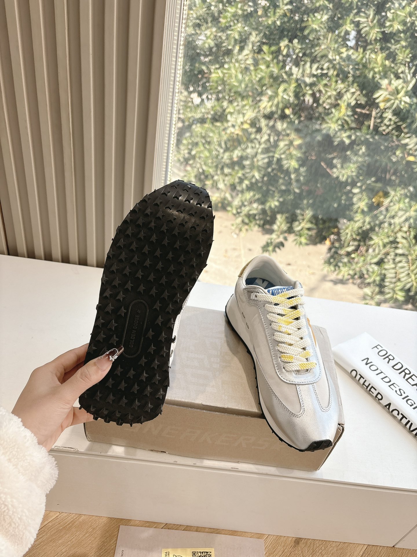 Golden Goose Sneakers-22