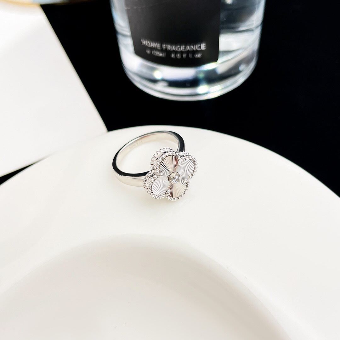 Van Cleef & Arpels ring-17