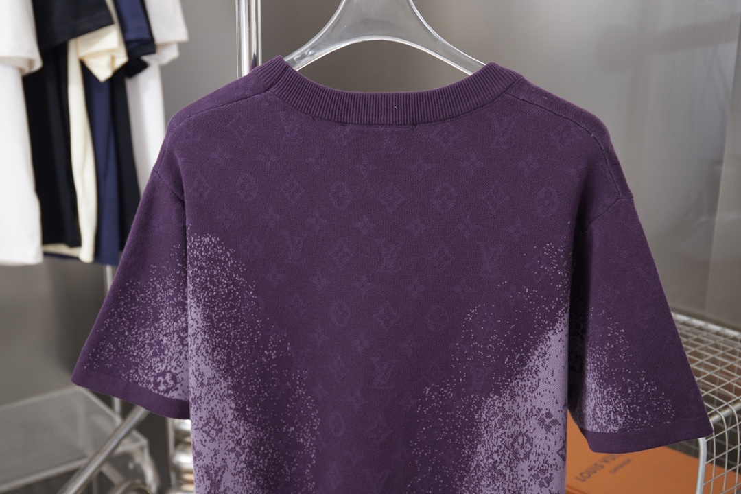 LV clothing-198