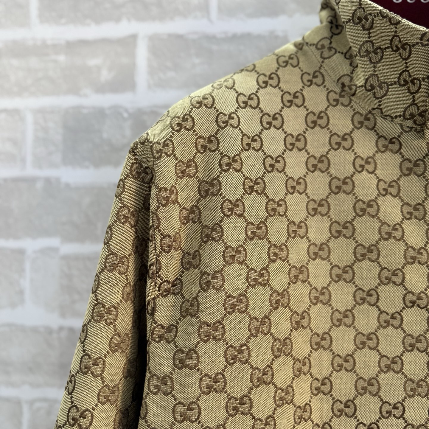 Gucci Clothing-121