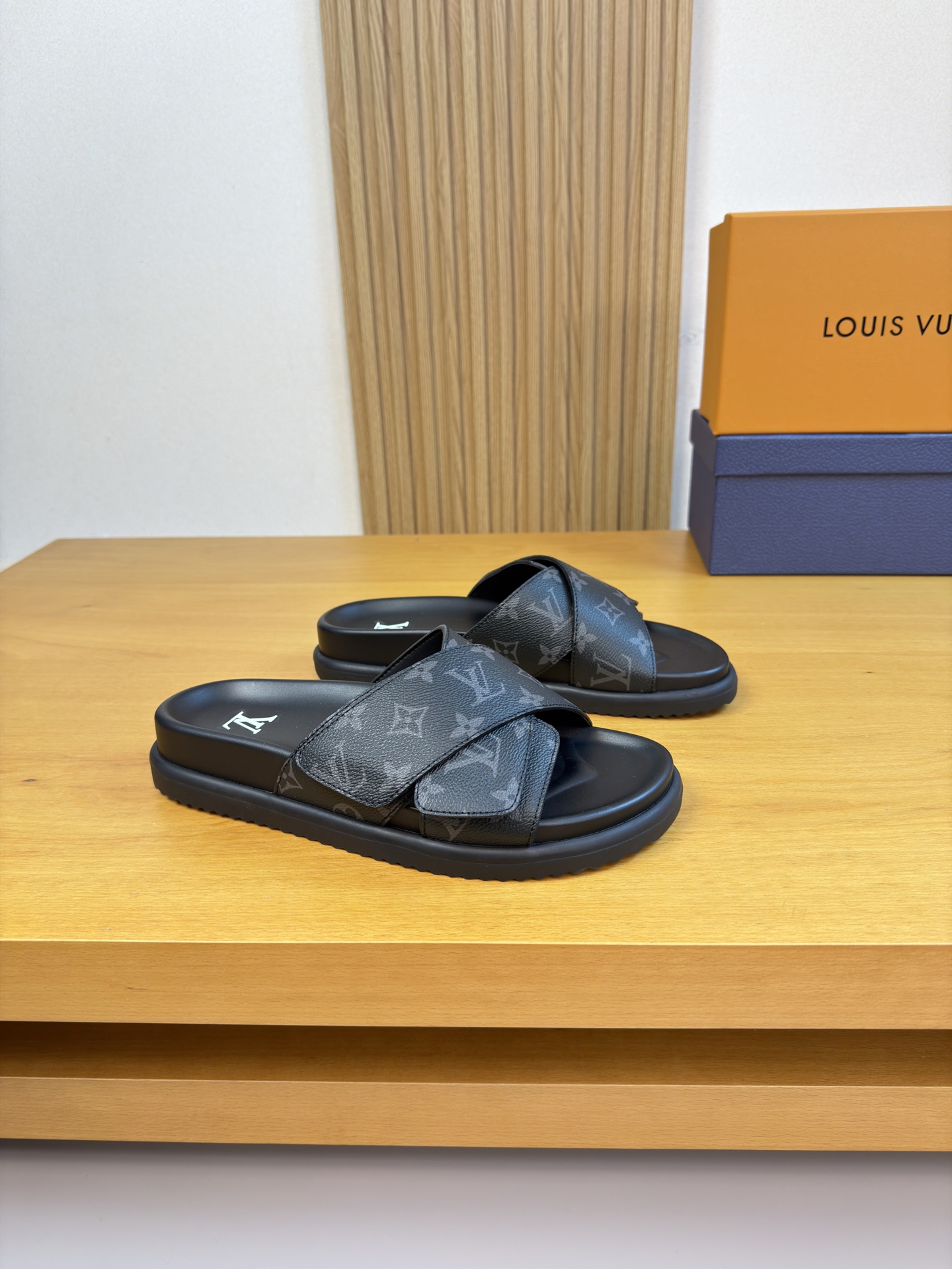 LV Summer footwear