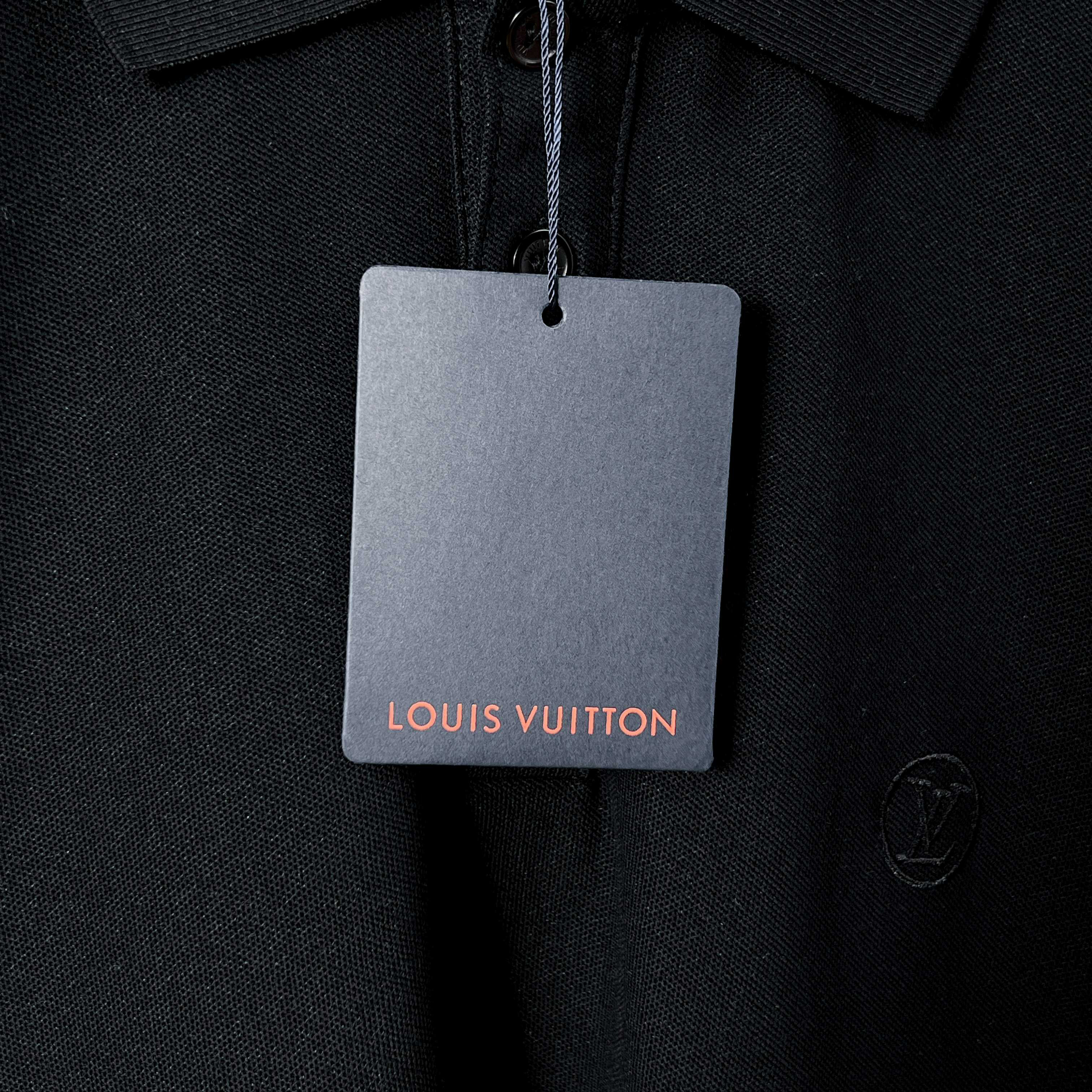 LV clothing-94