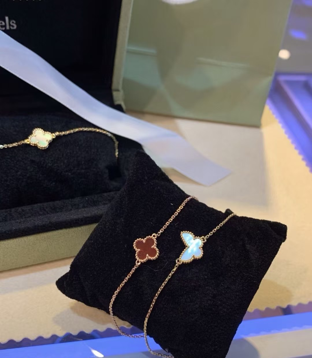 Van Cleef & Arpels earring-29