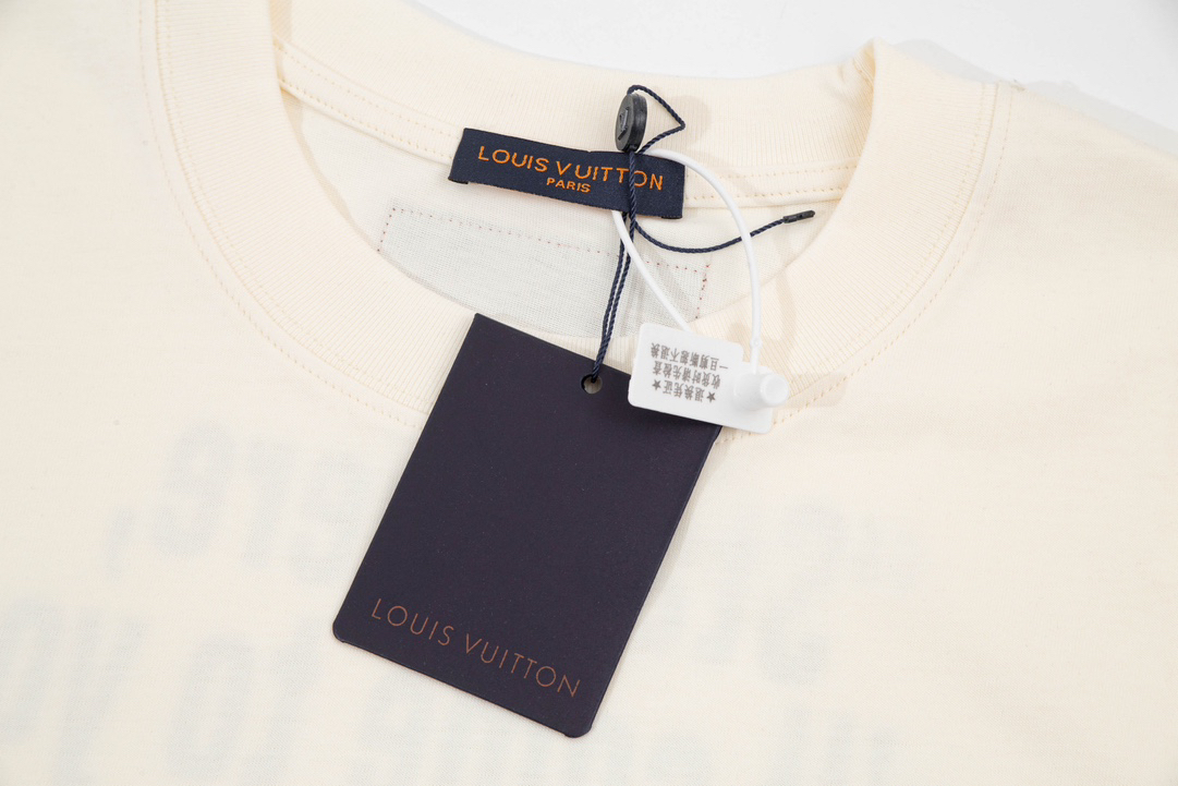 LV clothing-252