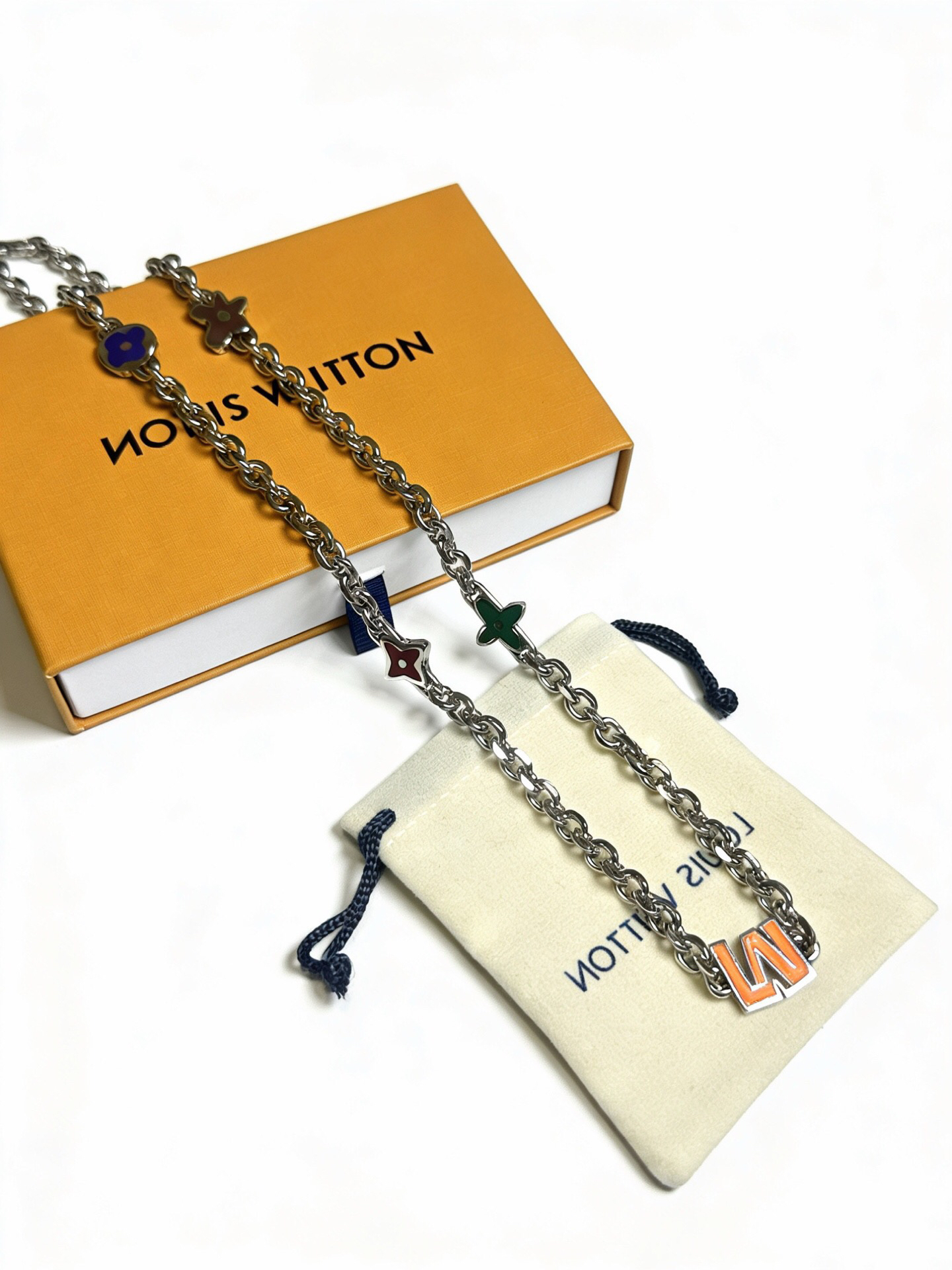 LV necklace-18