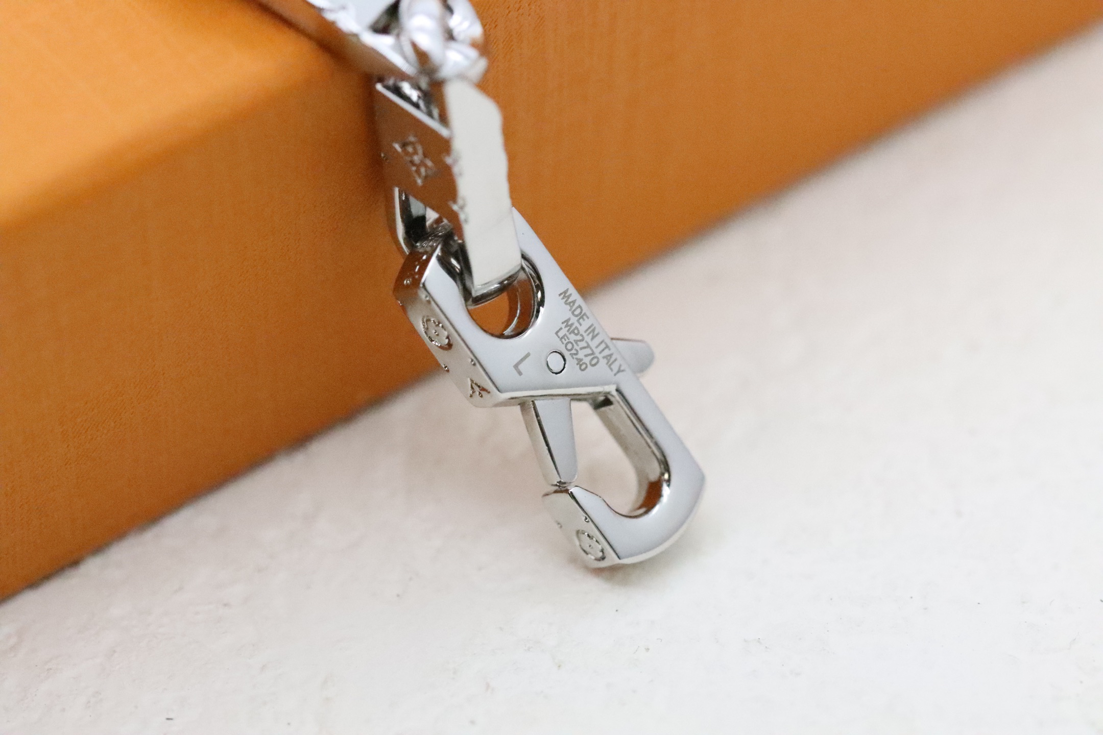 LV necklace-29