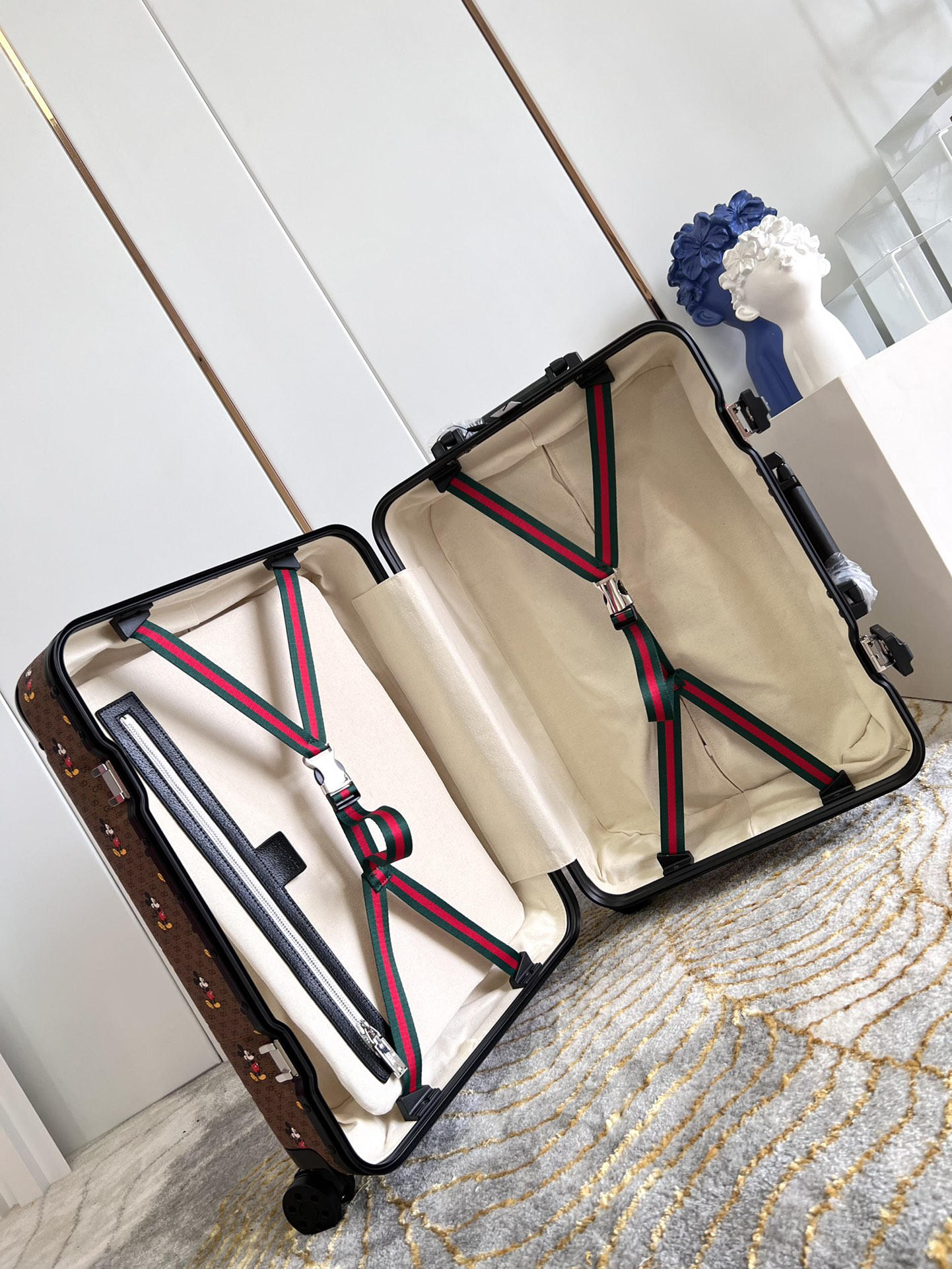 Gucci luggage-23