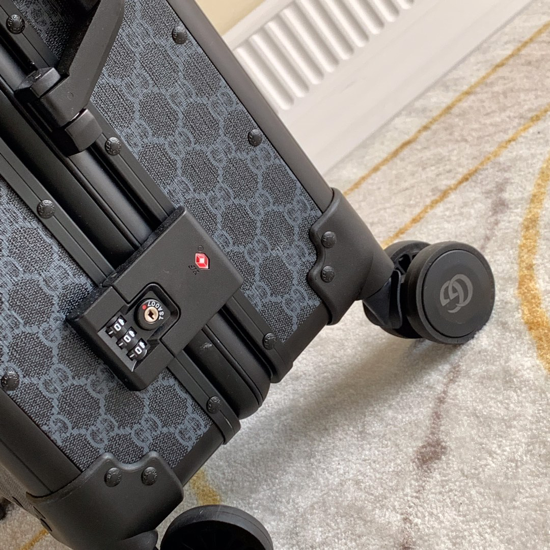 Gucci luggage-30