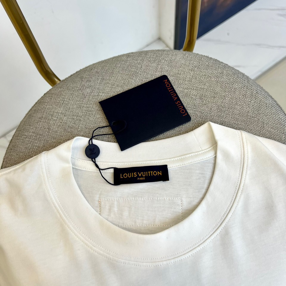 LV clothing-57