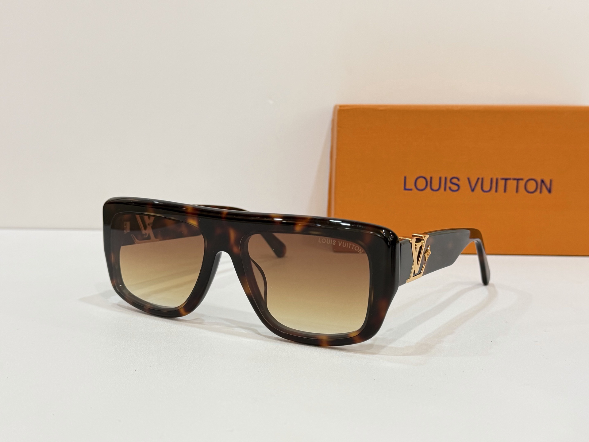 LV glasses-70