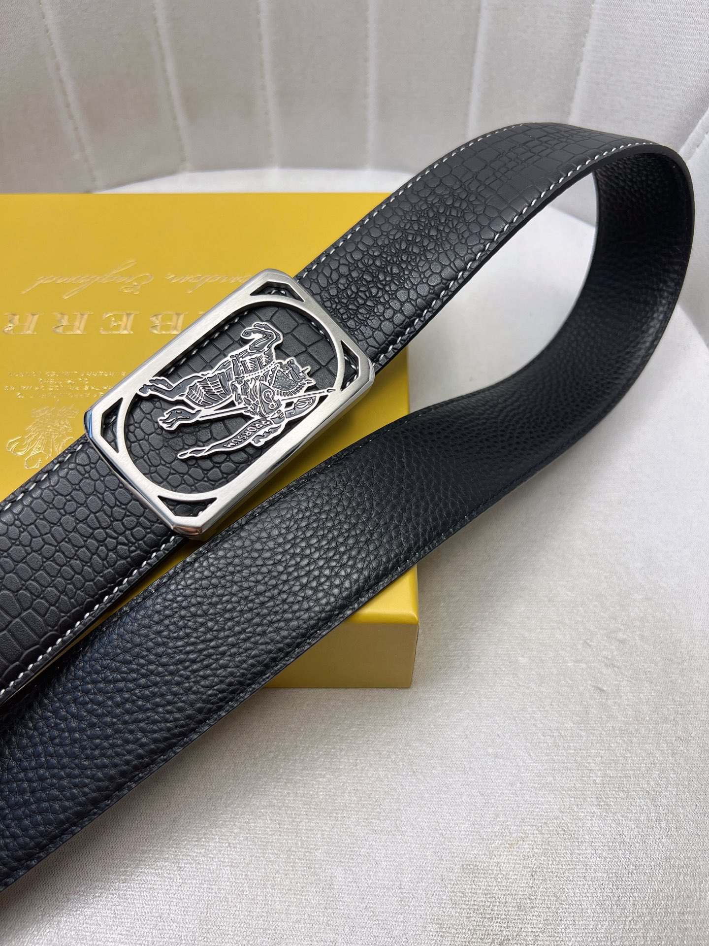 Burberry belt-81