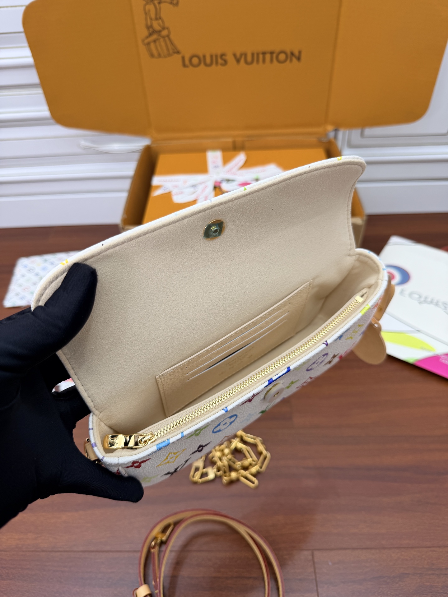 Louis Vuitton Hot New Product-170