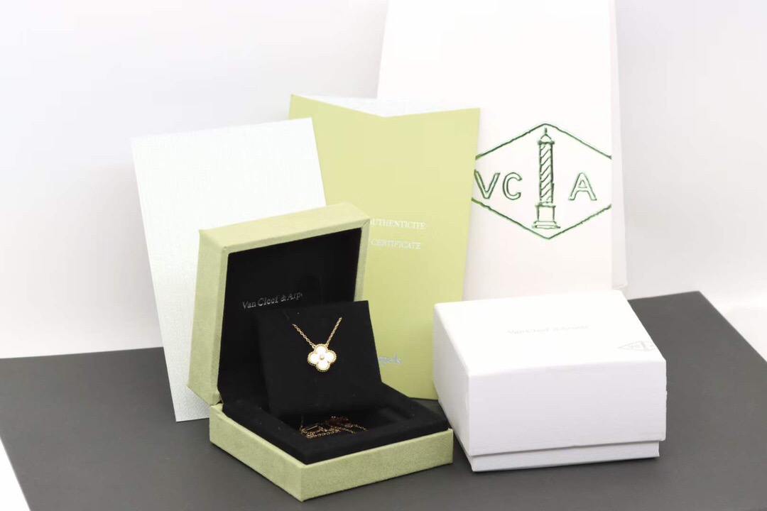 Van Cleef & Arpels necklace-55