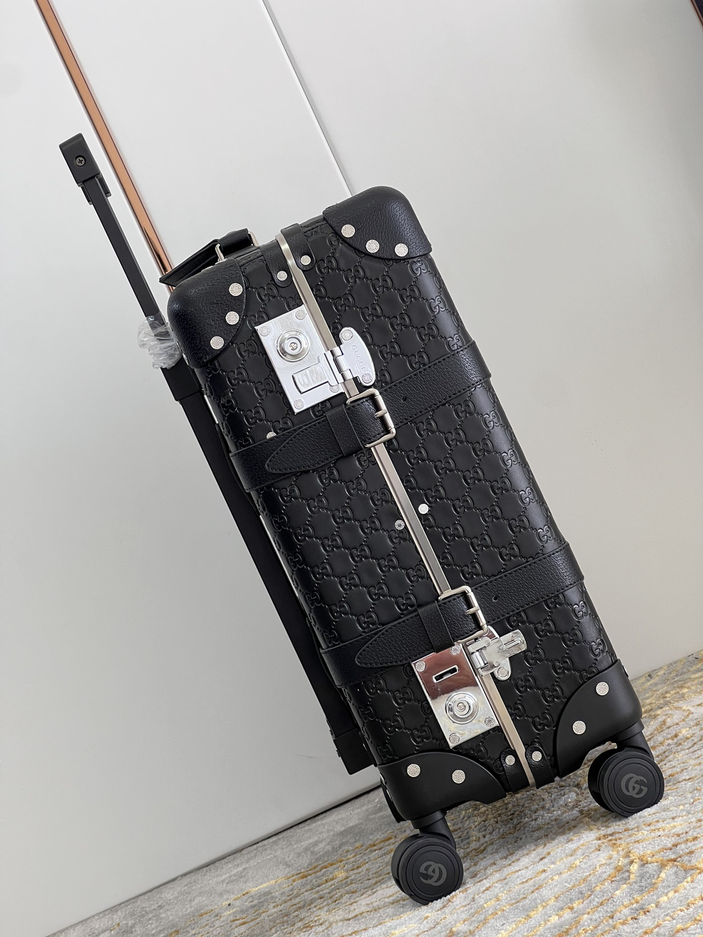 Gucci luggage-1