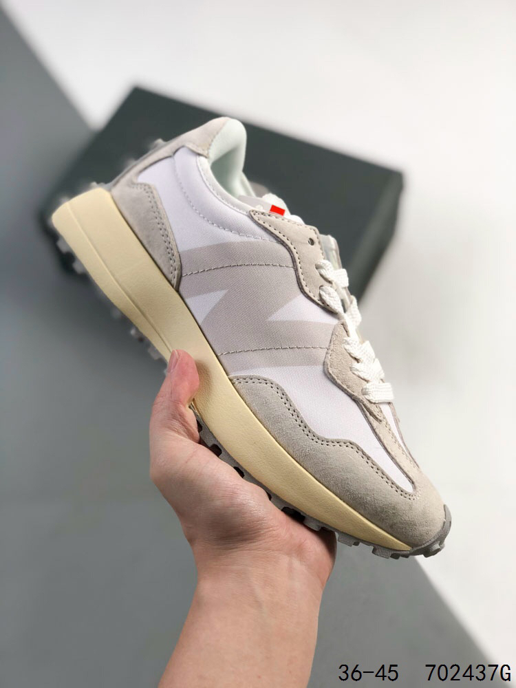 New Balance Sneakers-384