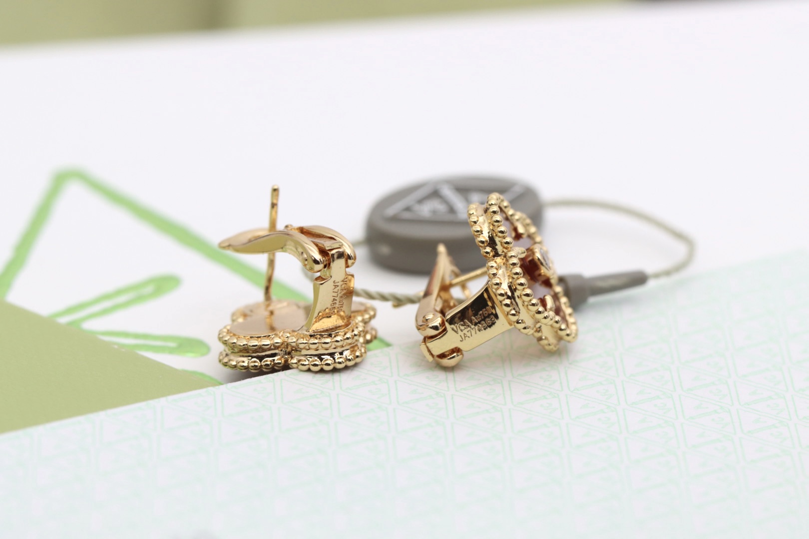 Van Cleef & Arpels earring-9