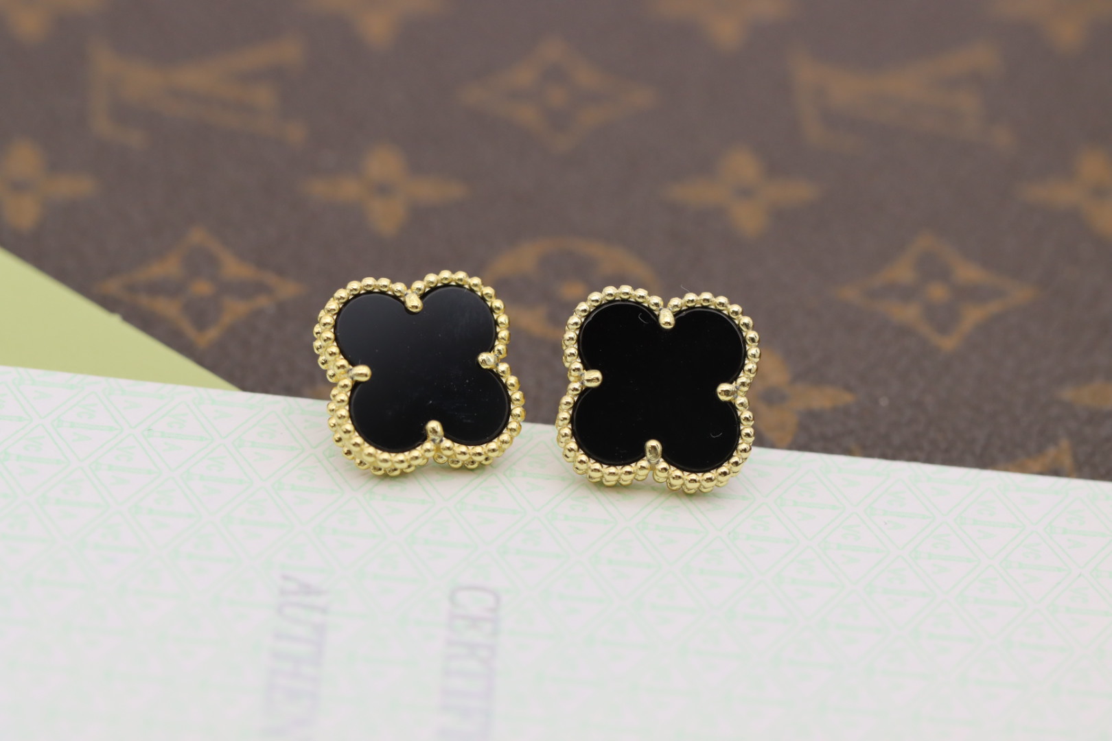 Van Cleef & Arpels earring-11