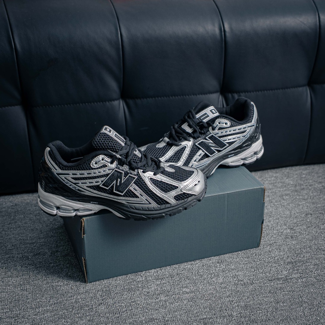 New Balance Sneakers-348