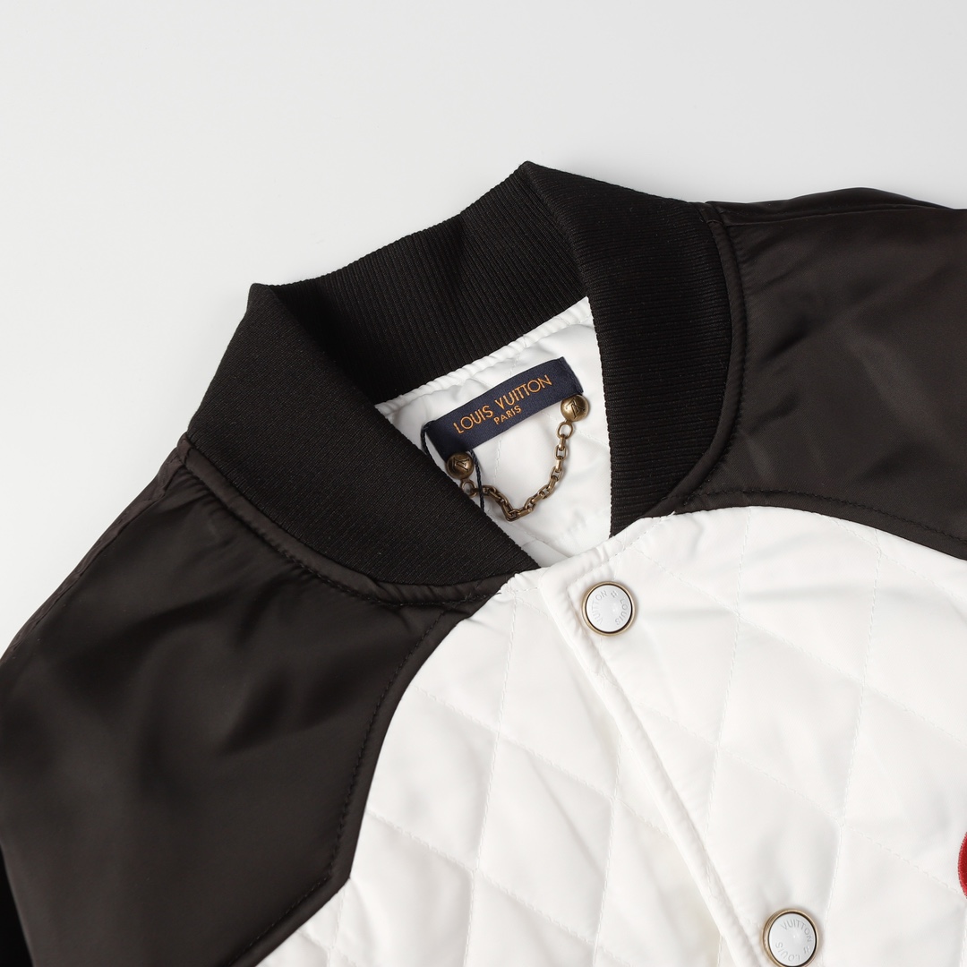 LV Clothing-273