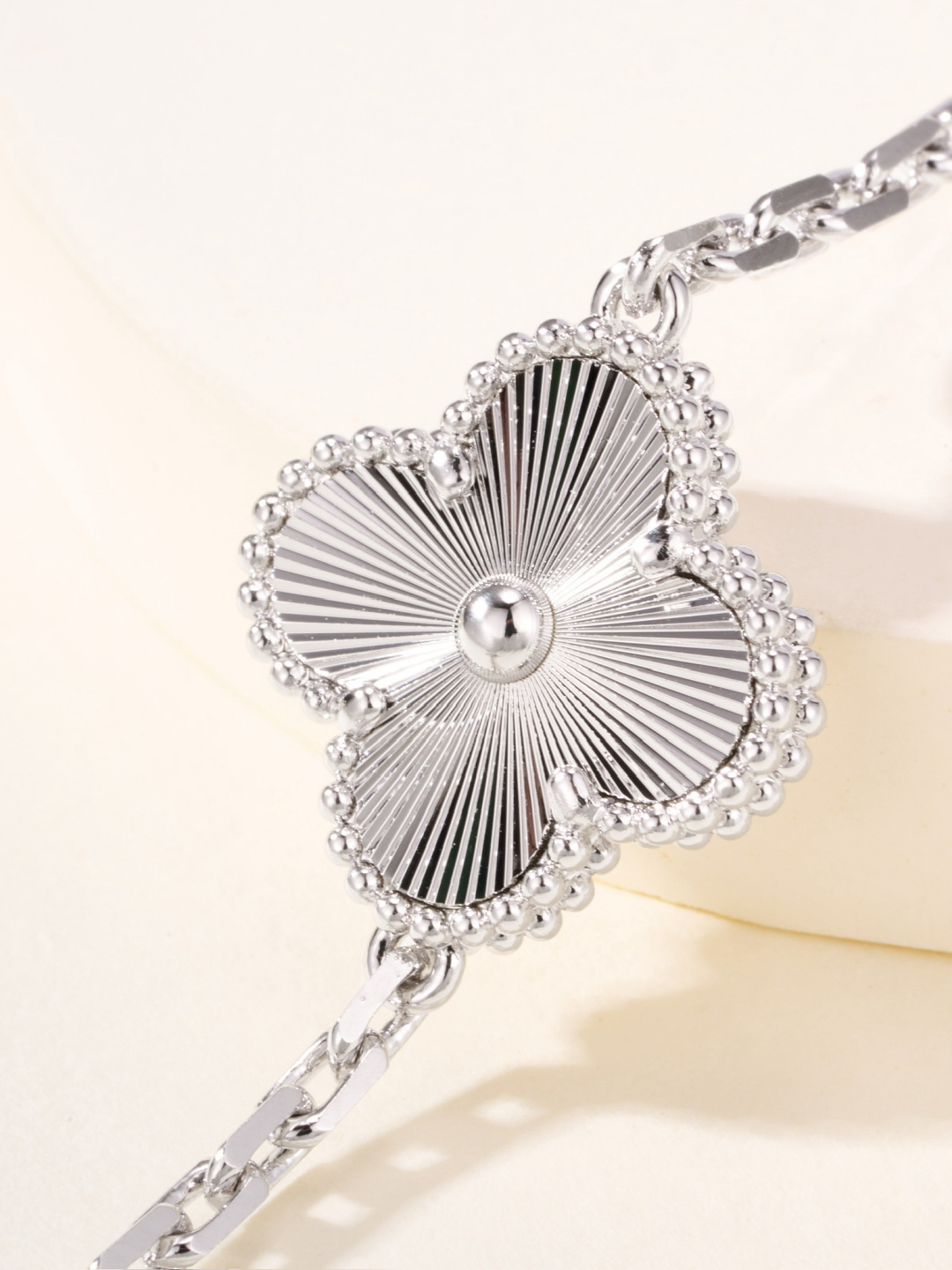 Van Cleef & Arpels Bracelet-18