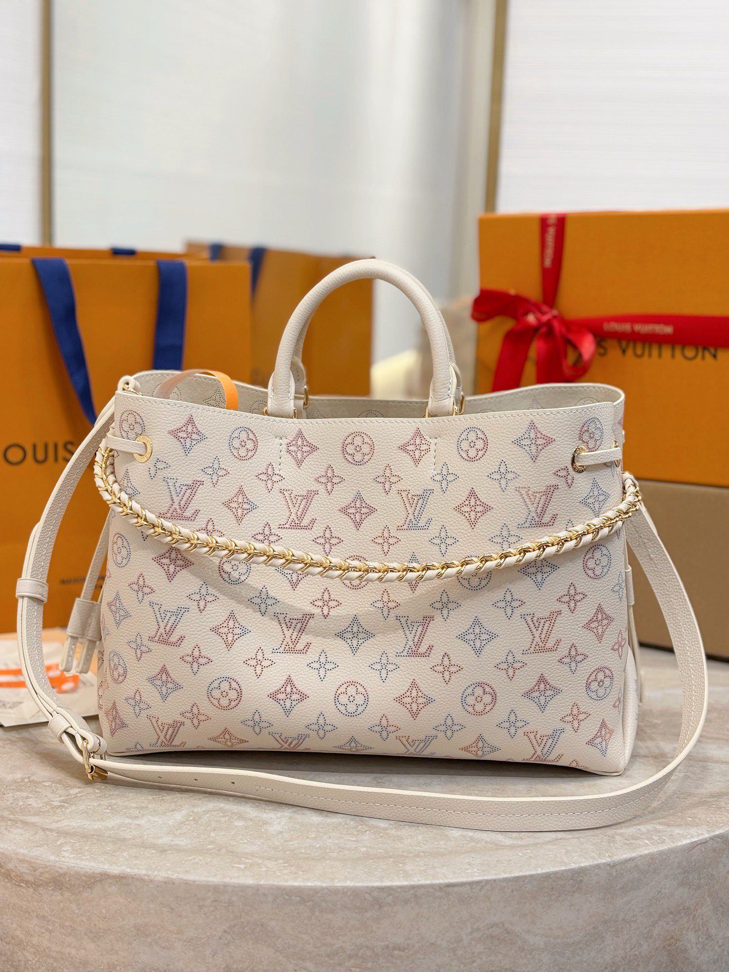 Louis Vuitton Hot New Product-180