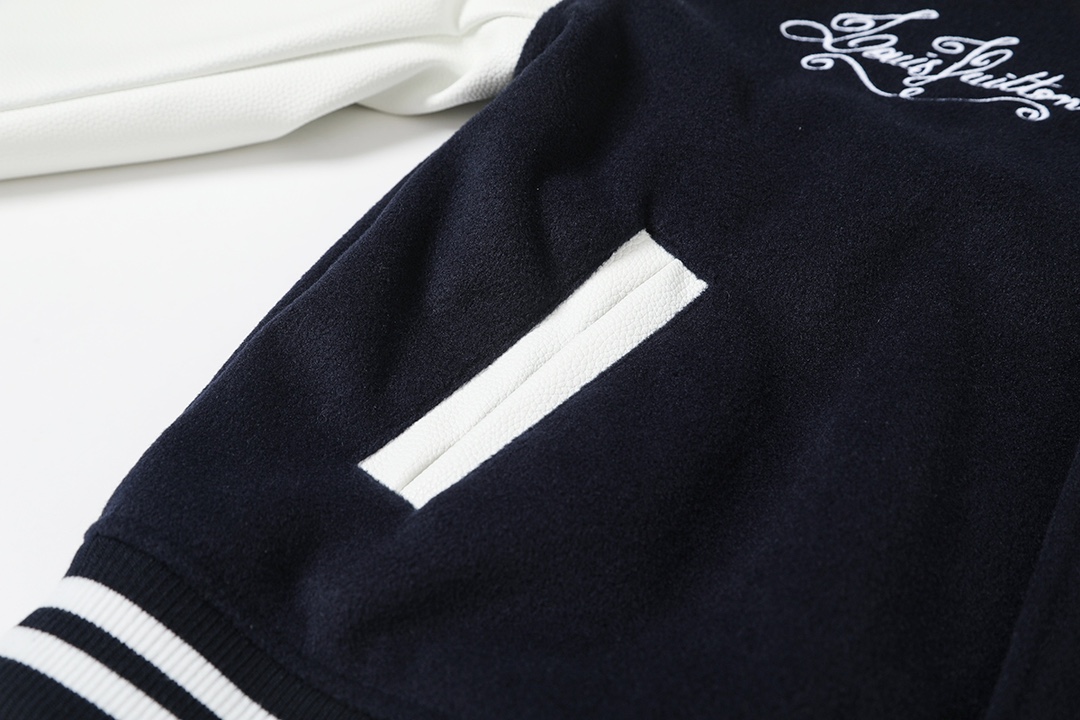 LV Clothing-267