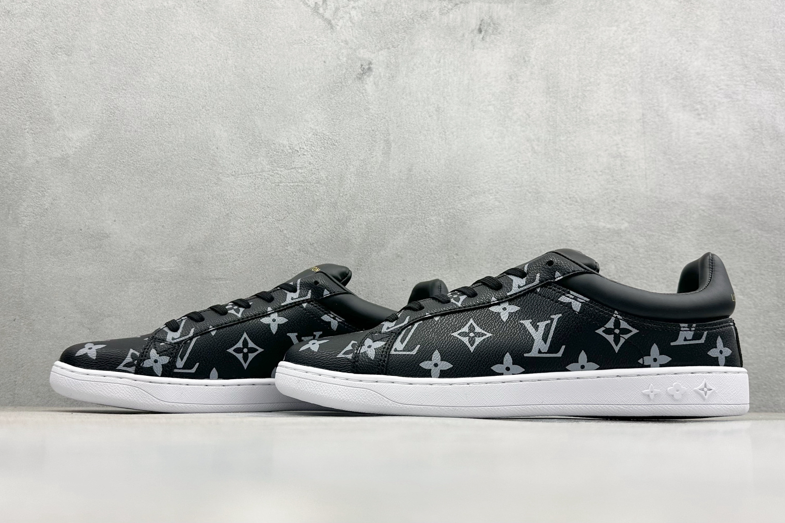 Lv Sneakers-252