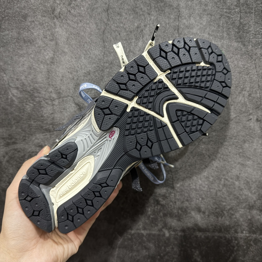 New Balance Sneakers-264