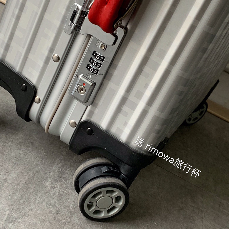 Fendi luggage-5