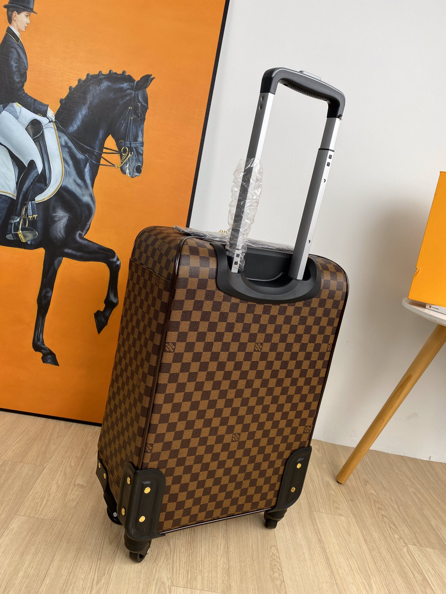 LV luggage-90