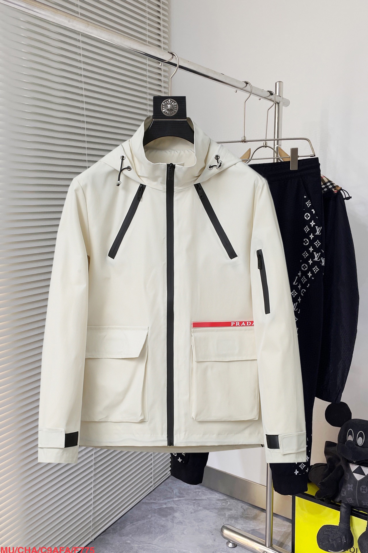 Prada Clothing-389
