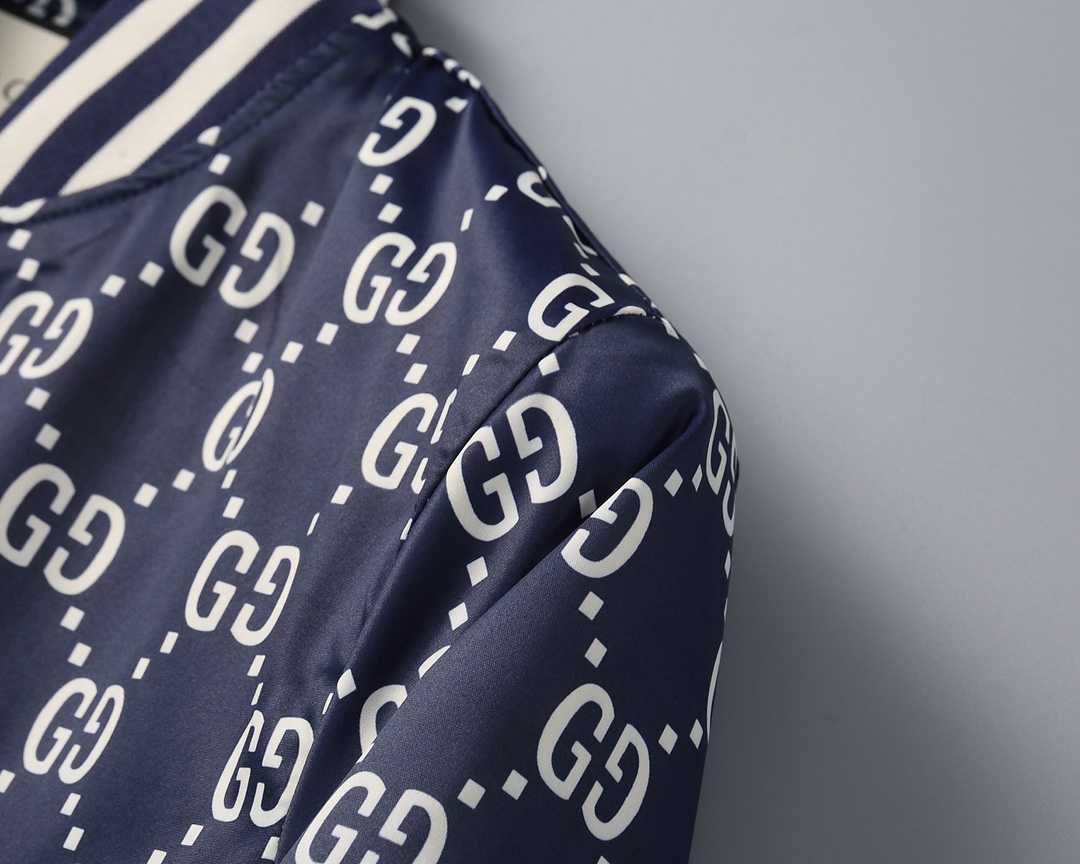 Gucci Clothing-317