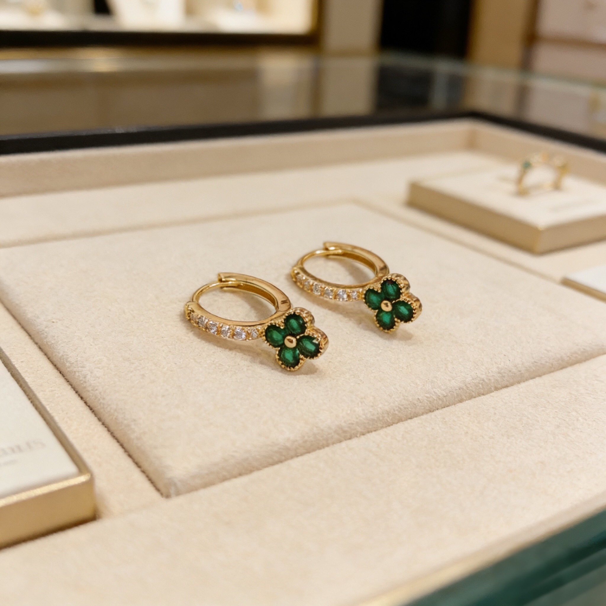 Van Cleef & Arpels earring-98