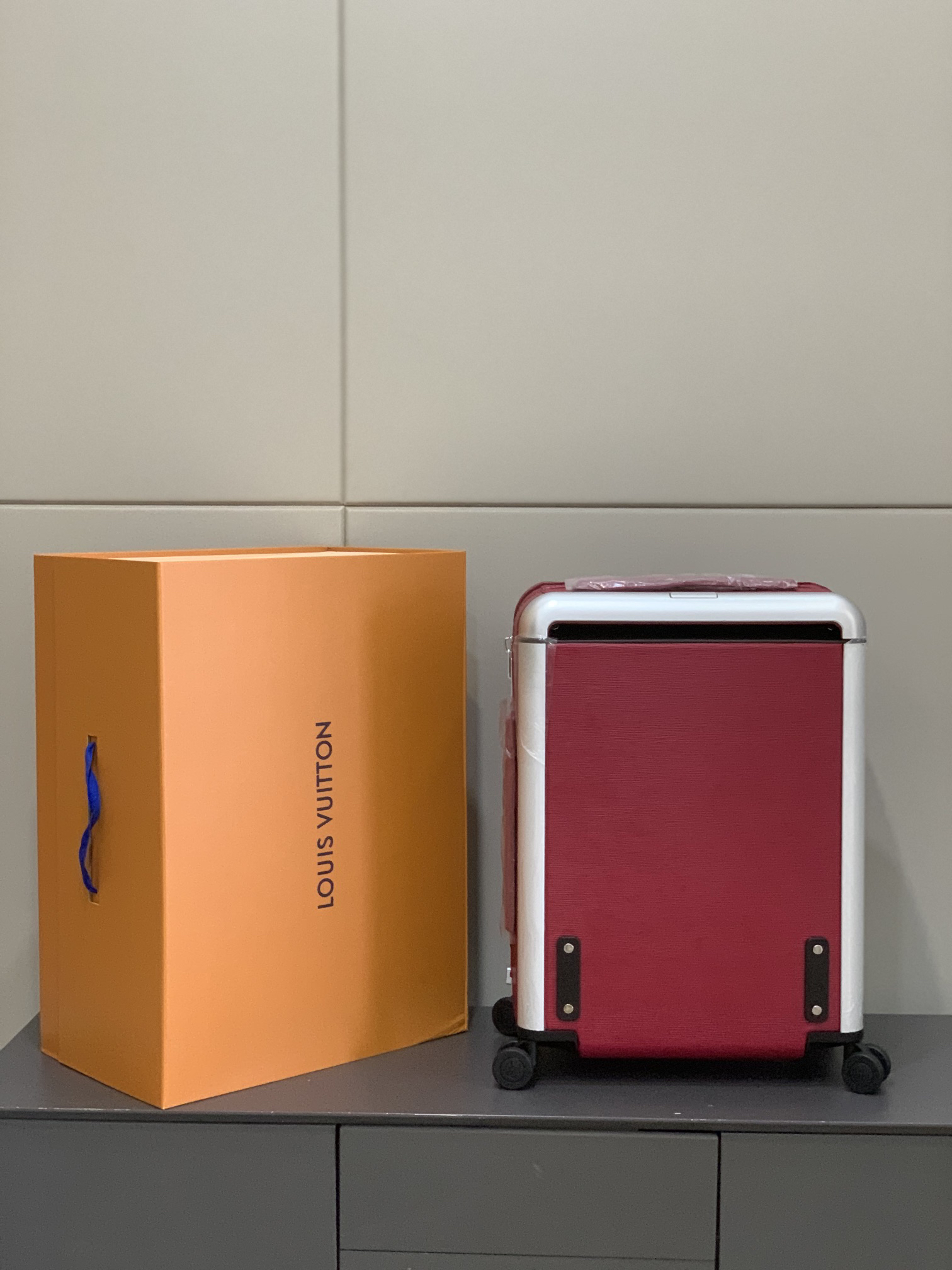 LV luggage-43