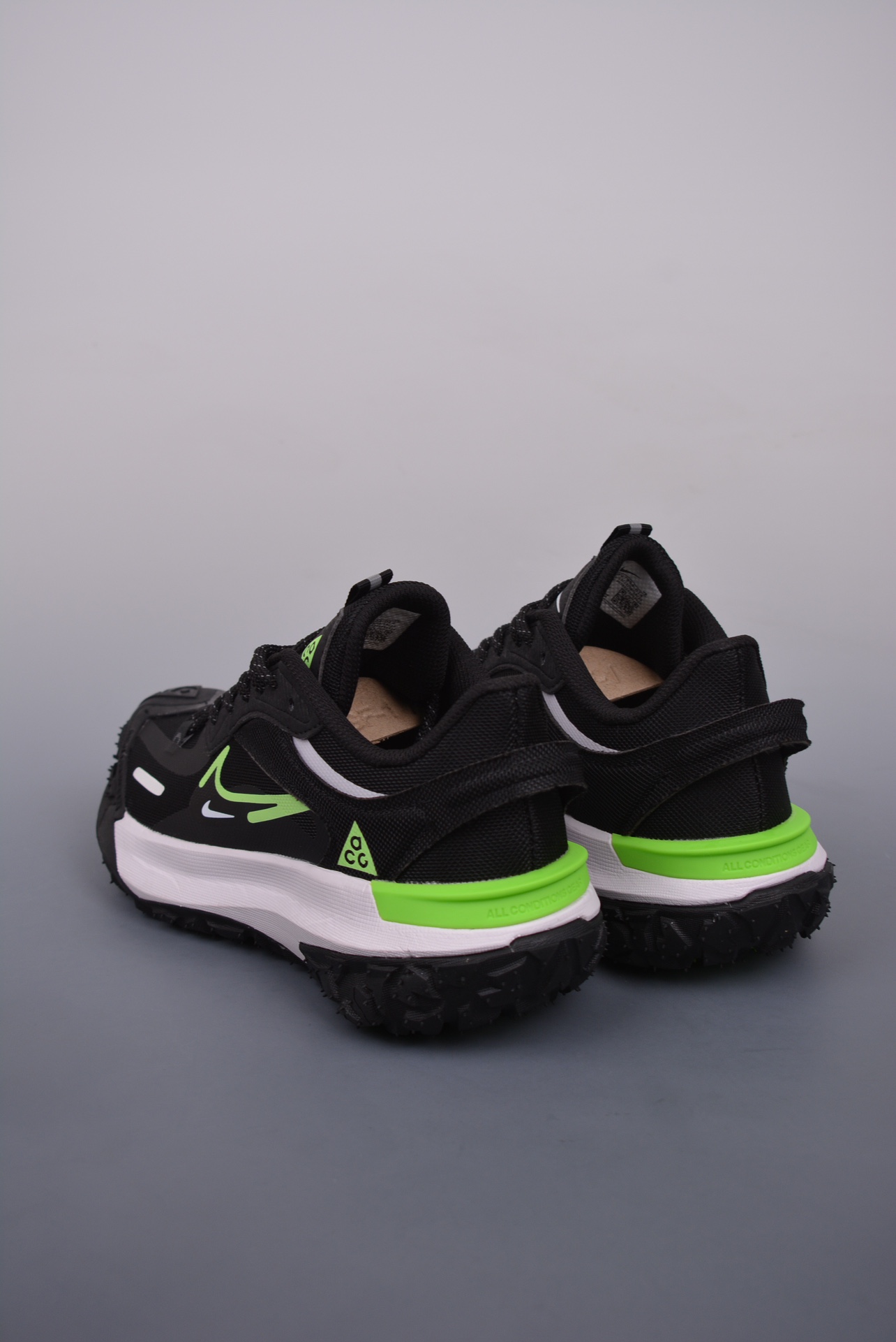 Nike Sneakers-120