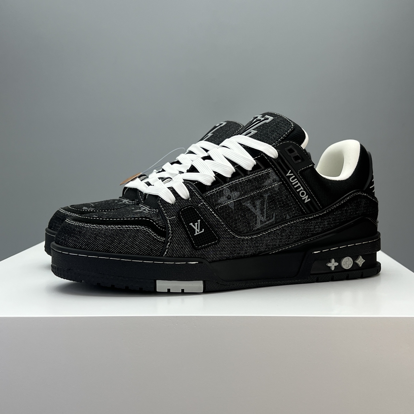 Lv Sneakers-144